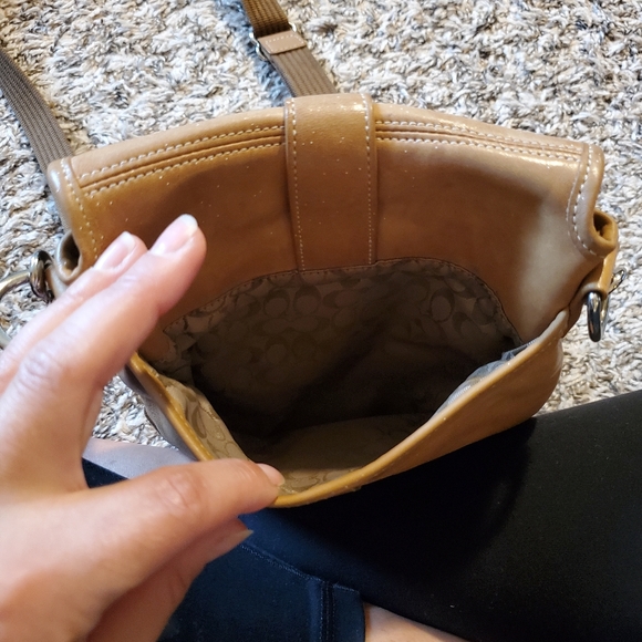 Coach purse - Picture 3 of 4